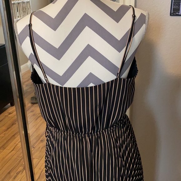 Ali and Jay Black and Tan stripped dress size large dress with pleated skirt - Picture 2 of 11